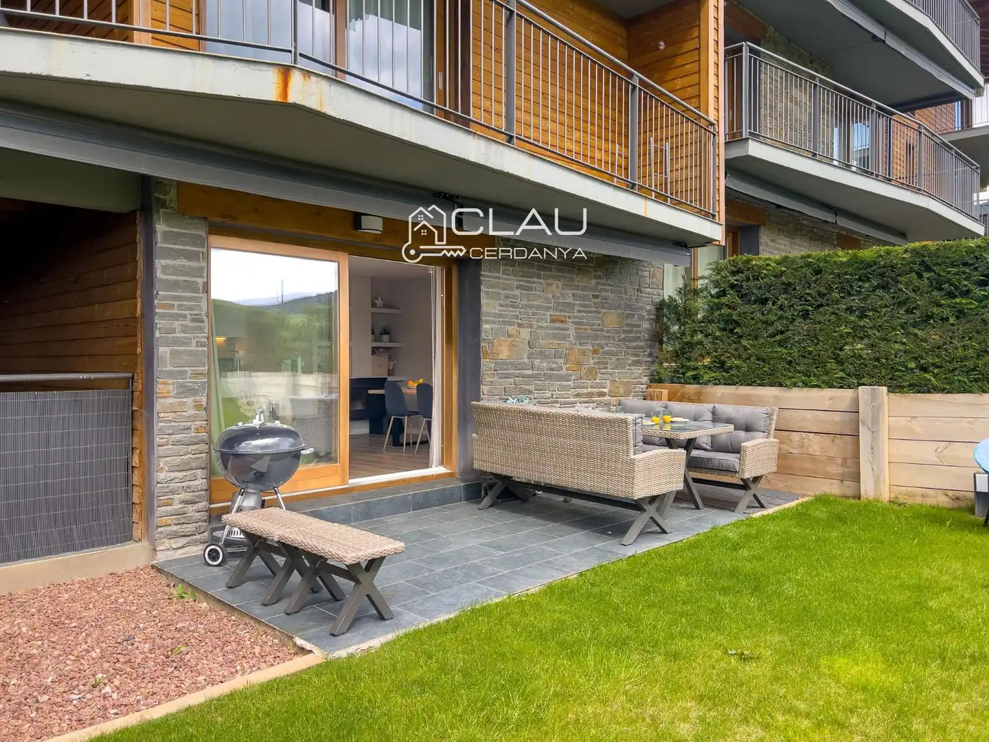 Terraza de Piso en venta en Sainte - Léocadie con Calefacción, Jardín privado y Parquet