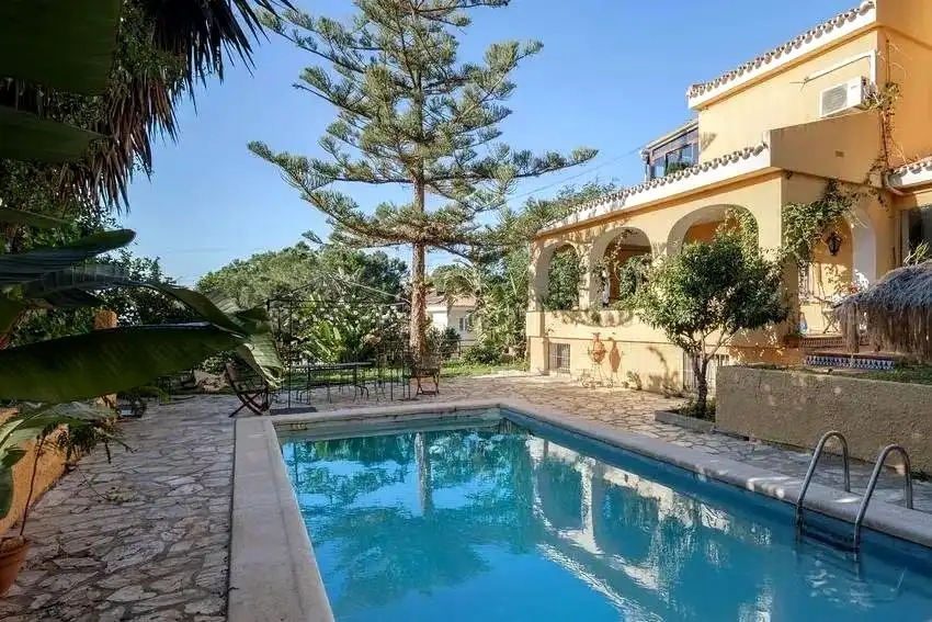 Schwimmbecken von Haus oder Chalet zum Verkauf in Málaga Capital mit Klimaanlage, Heizung und Privatgarten