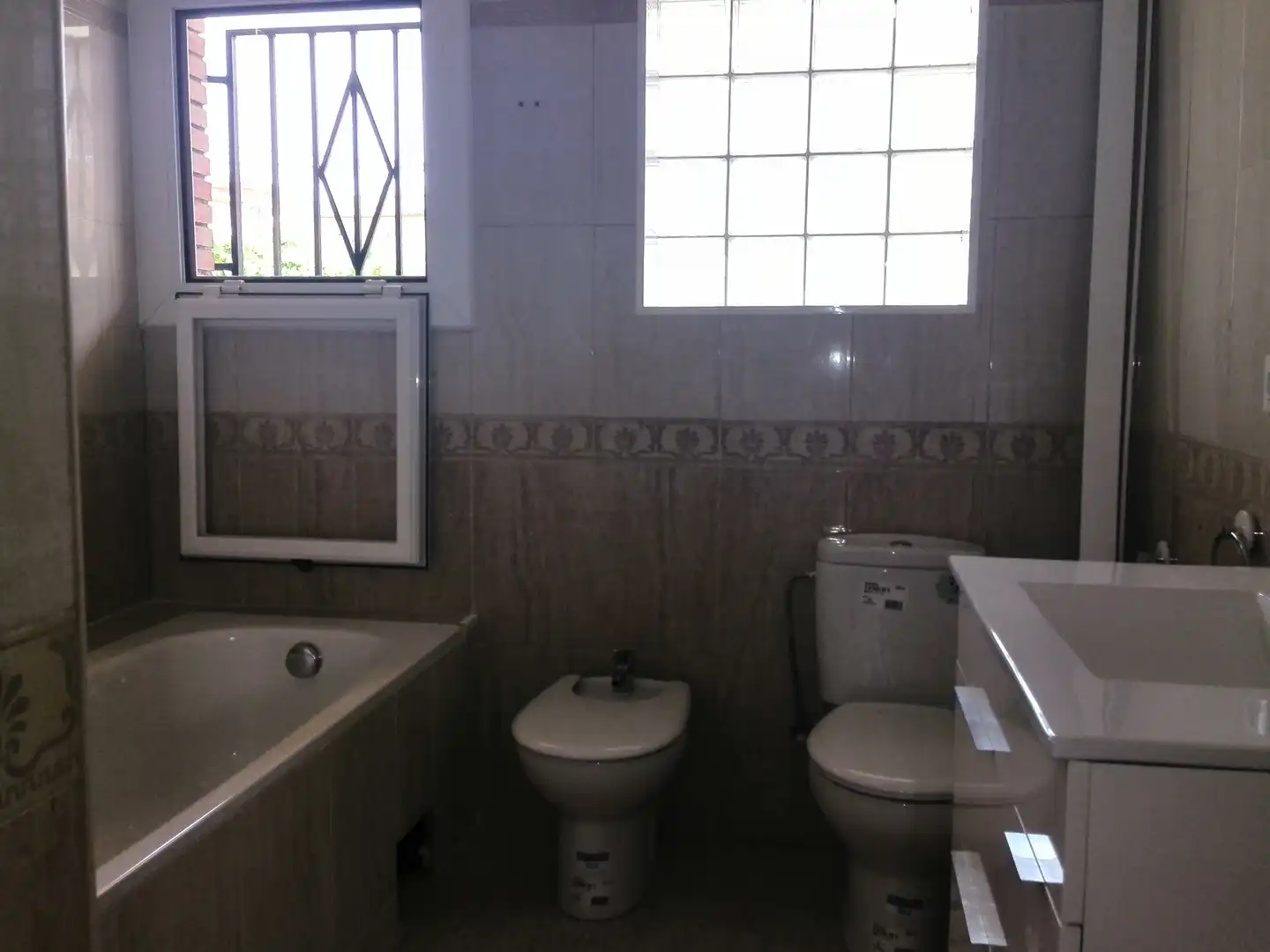 House with pool for sale in Carrer Girona, imagen 5