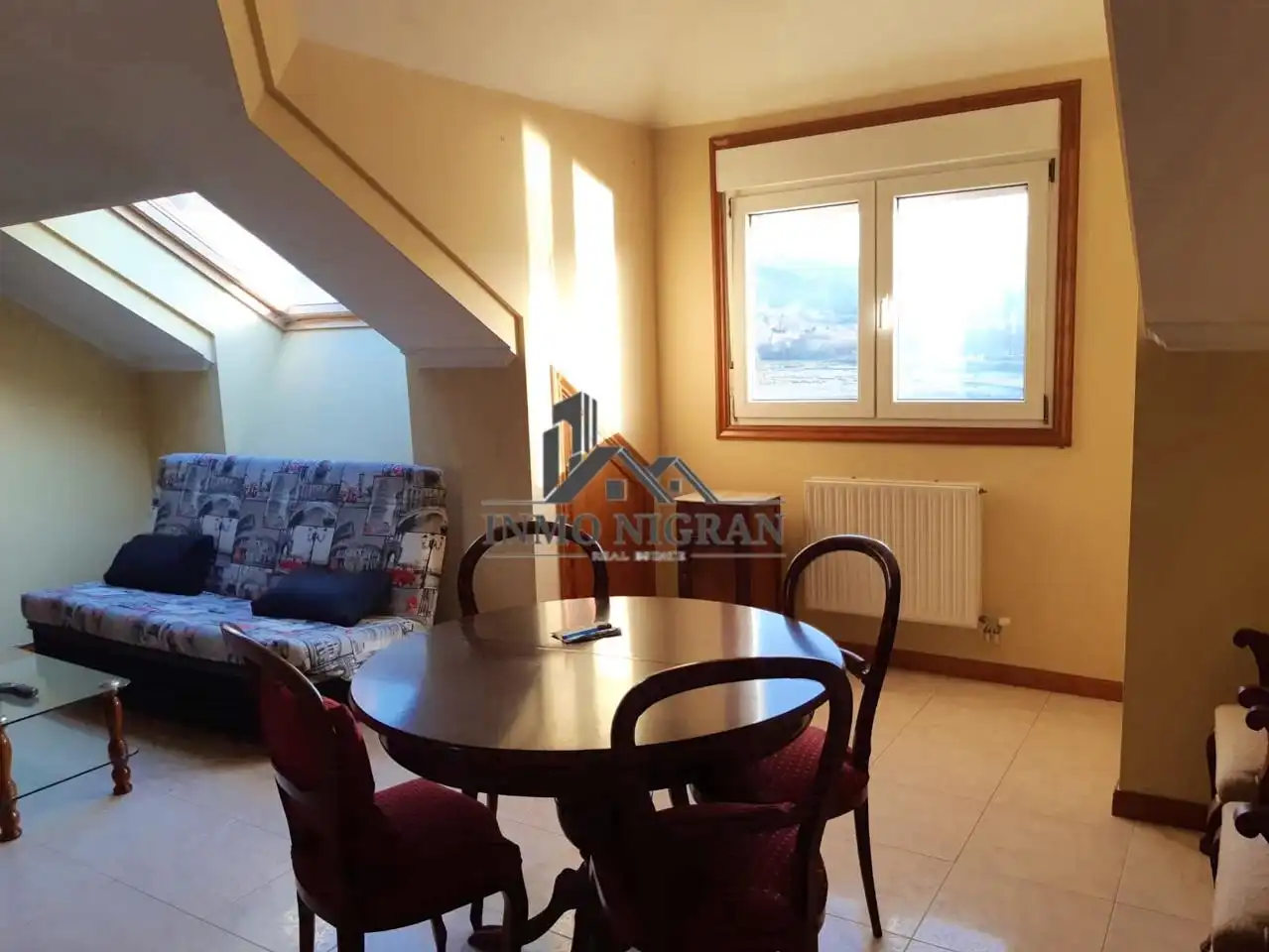 Wohnzimmer von Wohnungen zur Miete in Nigrán mit Möbliert