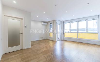 Sala d'estar de Apartament en venda en  Barcelona Capital amb Aire condicionat, Calefacció i Parquet