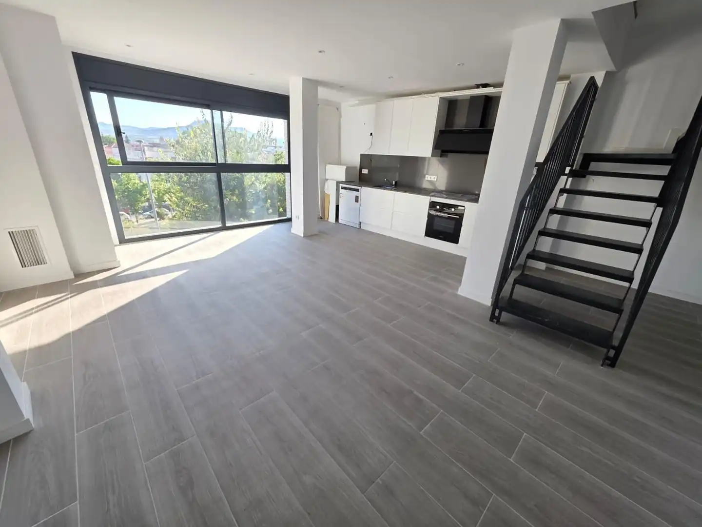 Dúplex con ascensor en venta en El Poble Sec, imagen 4