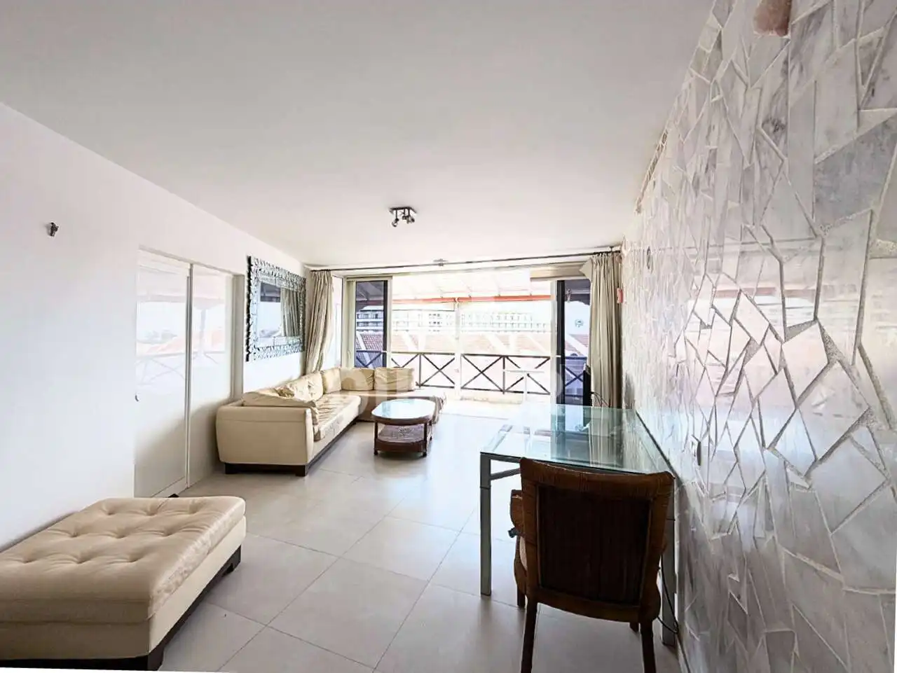 Sala de estar de Dúplex en venta en Arona con Terraza, Piscina y Amueblado
