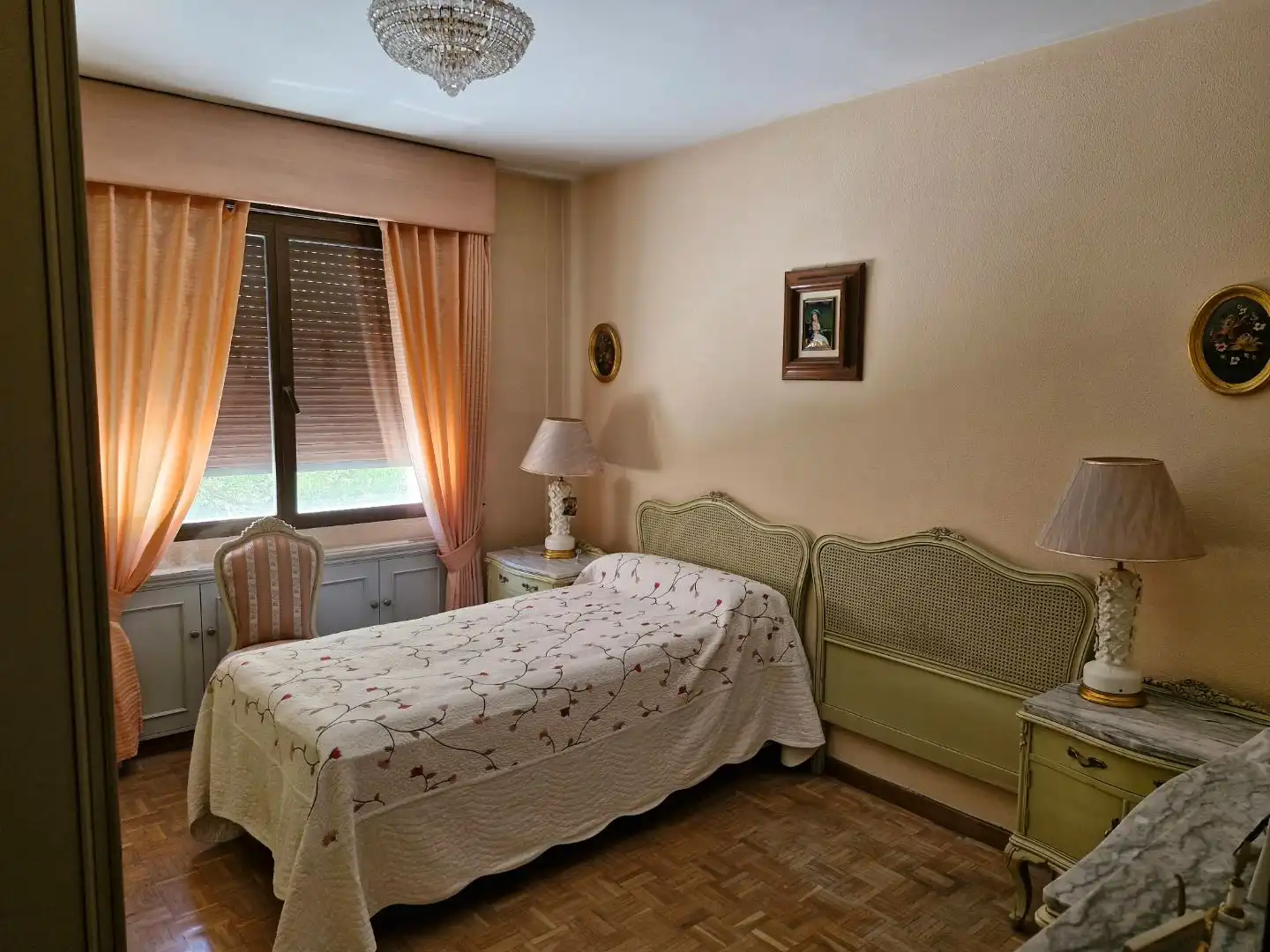Habitación de Piso en venta en  Madrid Capital con Terraza y Balcón