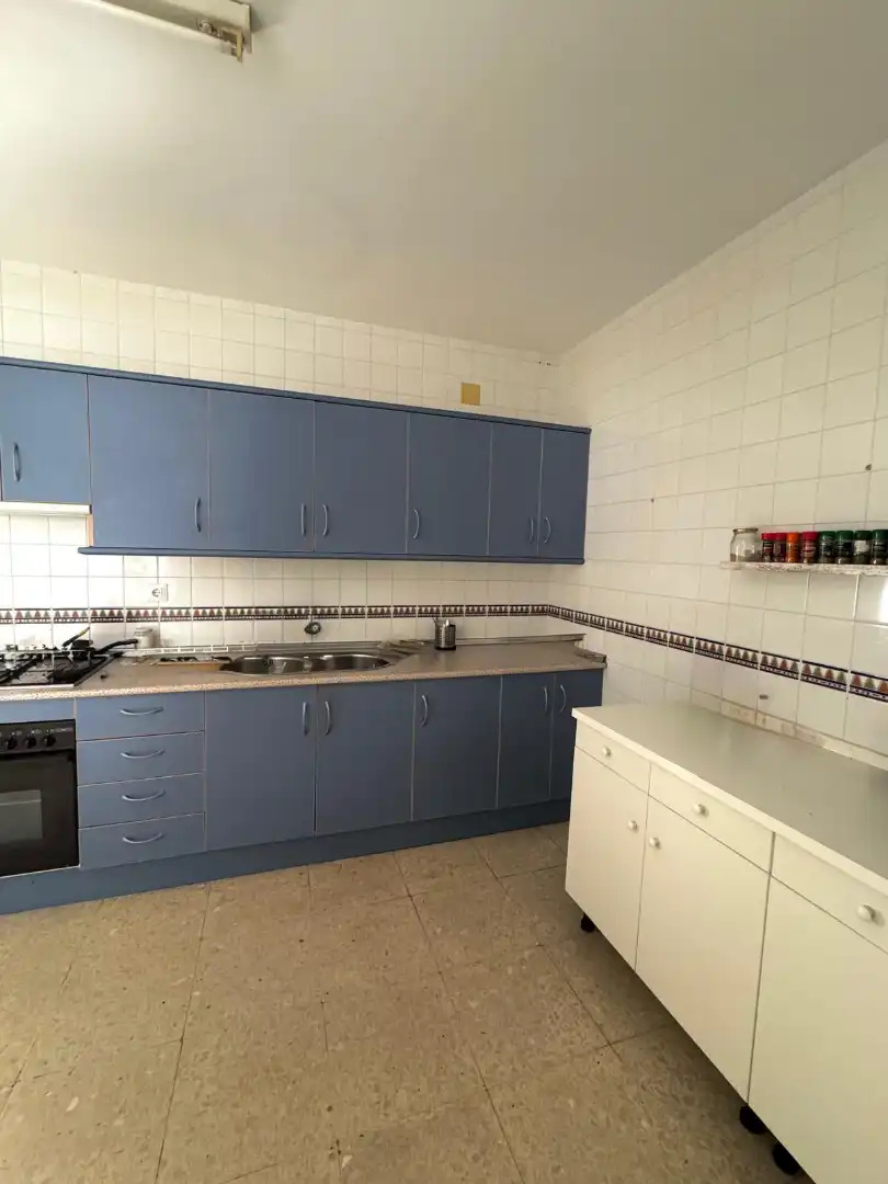 Cuina de Pis en venda en Castuera amb Terrassa, Traster i Moblat