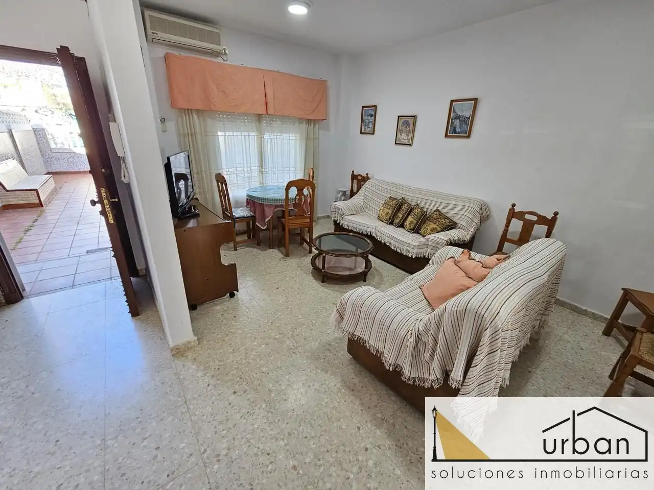 Sala d'estar de Casa o xalet en venda en Chipiona amb Terrassa