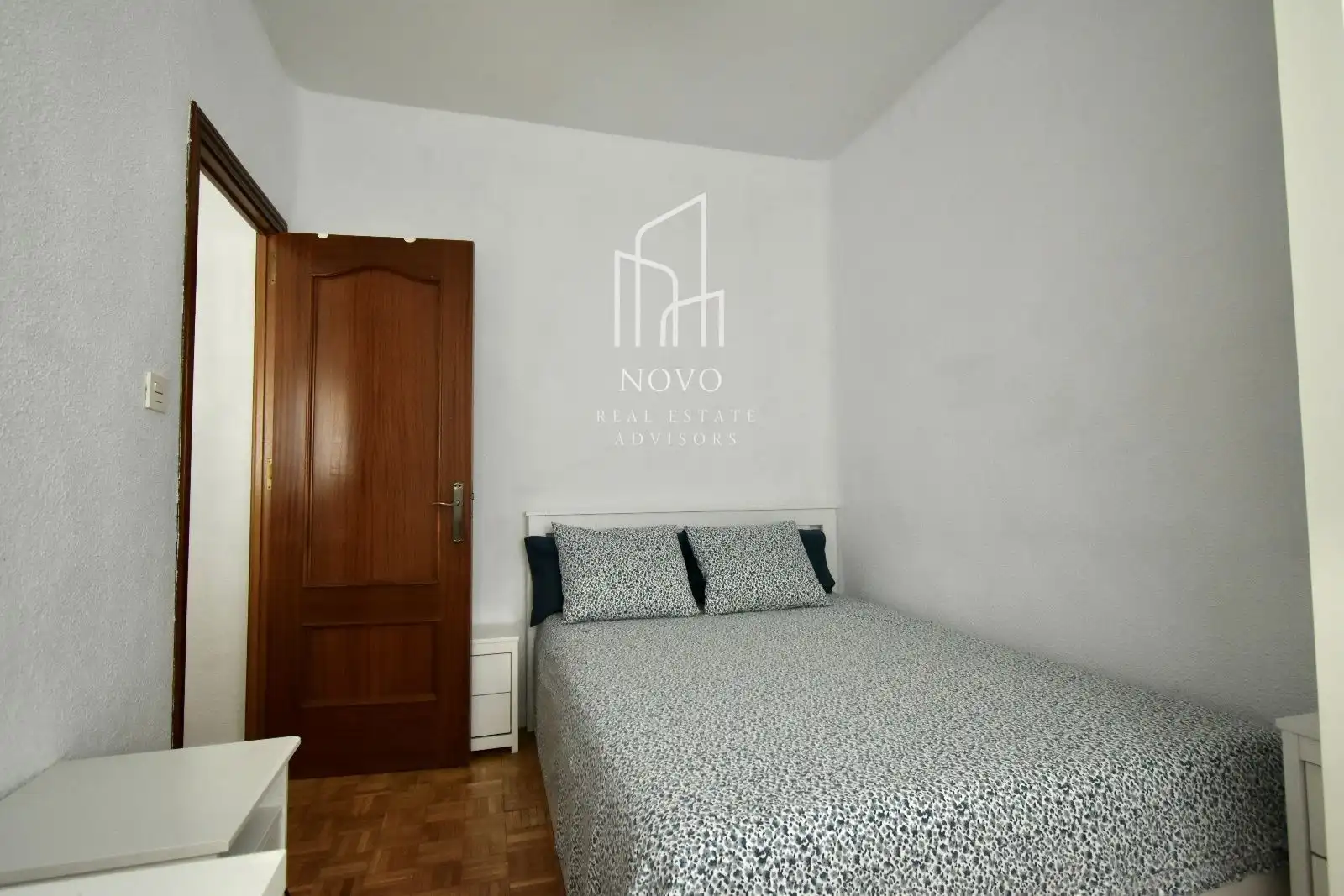 Habitación de Piso de alquiler en Madrid con Aire acondicionado, Calefacción y Amueblado