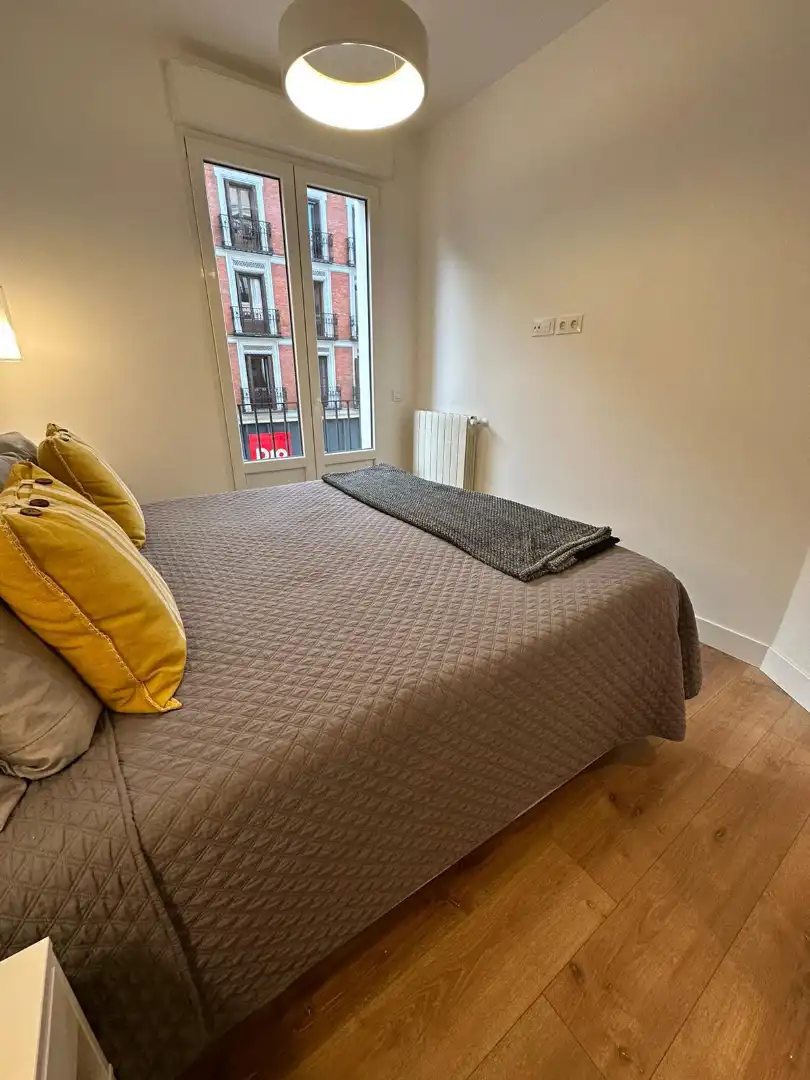 Schlafzimmer von Wohnung zur Miete in Madrid mit Klimaanlage, Heizung und Parkett