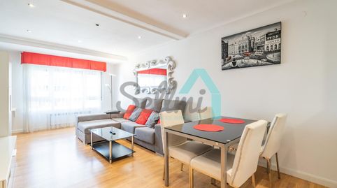 Foto 2 de Piso de alquiler en De Longoria Carbajal, Salesas - Foncalada - Campoamor, Oviedo