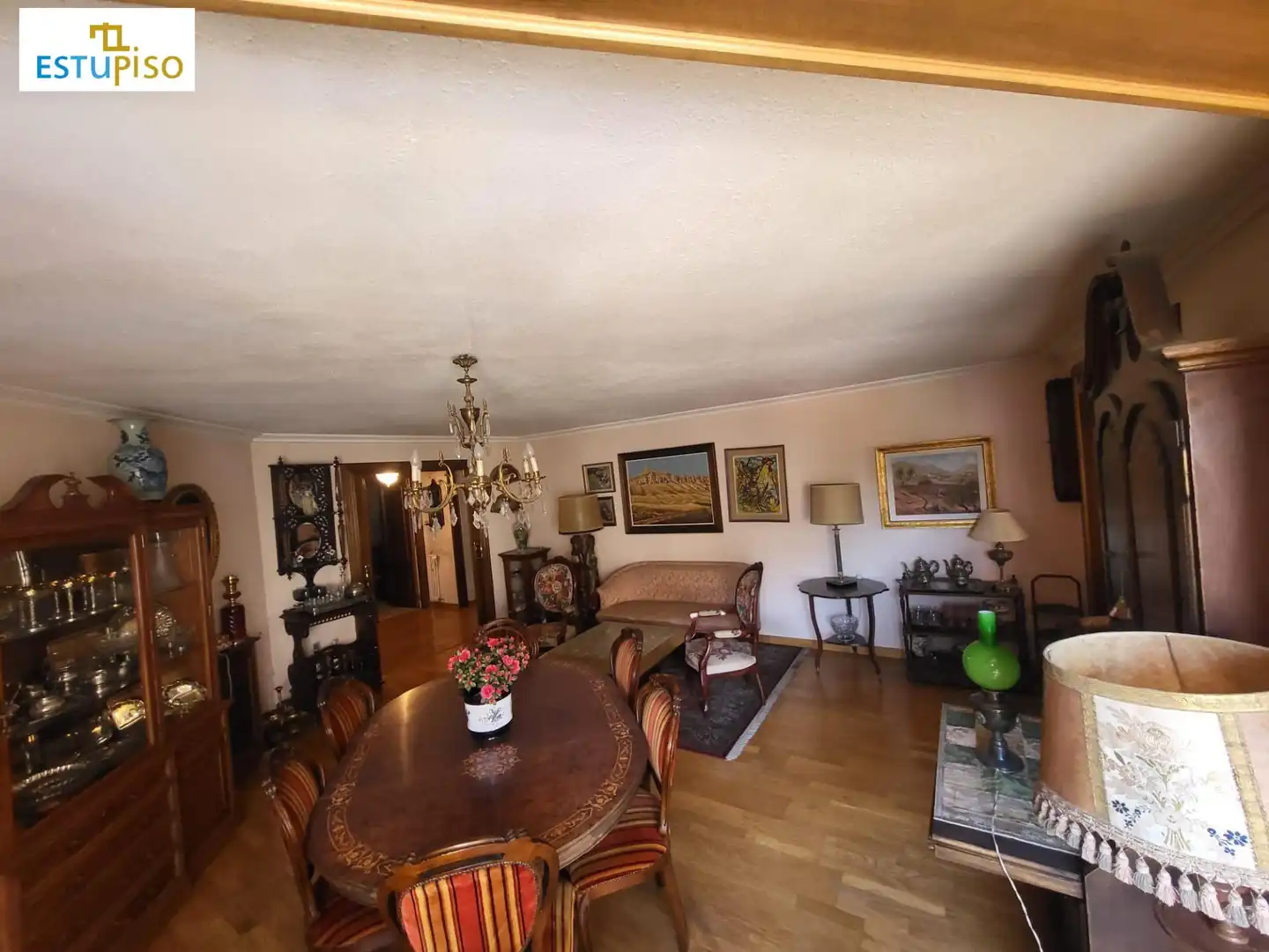 Sala de estar de Piso en venta en León Capital  con Parquet