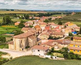 Vista exterior de Casa o xalet en venda en Valle de las Navas amb Calefacció, Jardí privat i Parquet