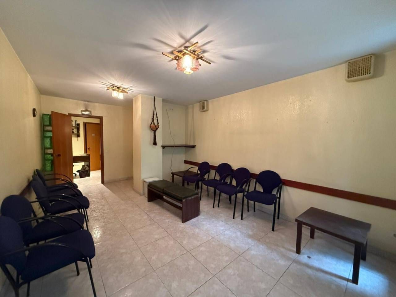 Oficina de alquiler en Bernat Bacià, Eixample Nord