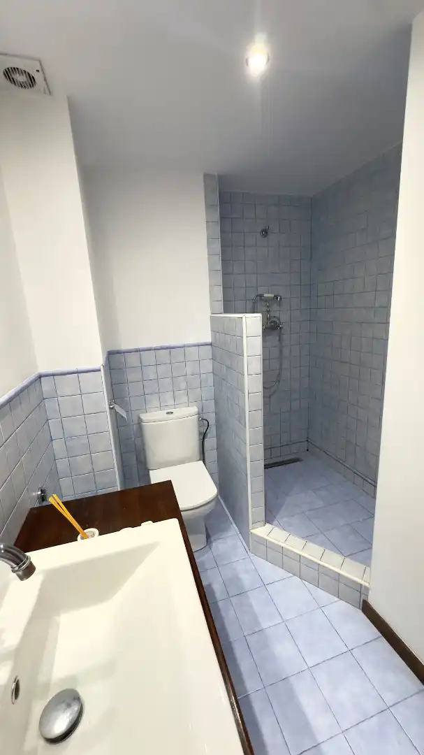 Baño de Dúplex en venta en Sant Llorenç Savall con Calefacción, Parquet y Horno