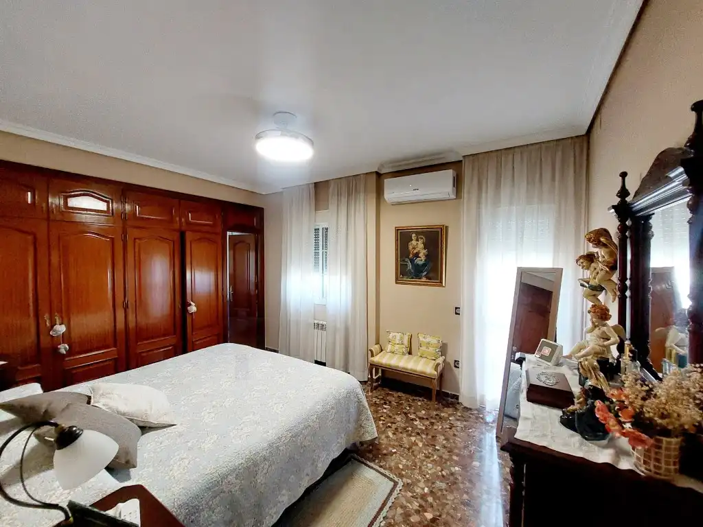 Dormitori de Casa o xalet en venda en Las Vaguadas