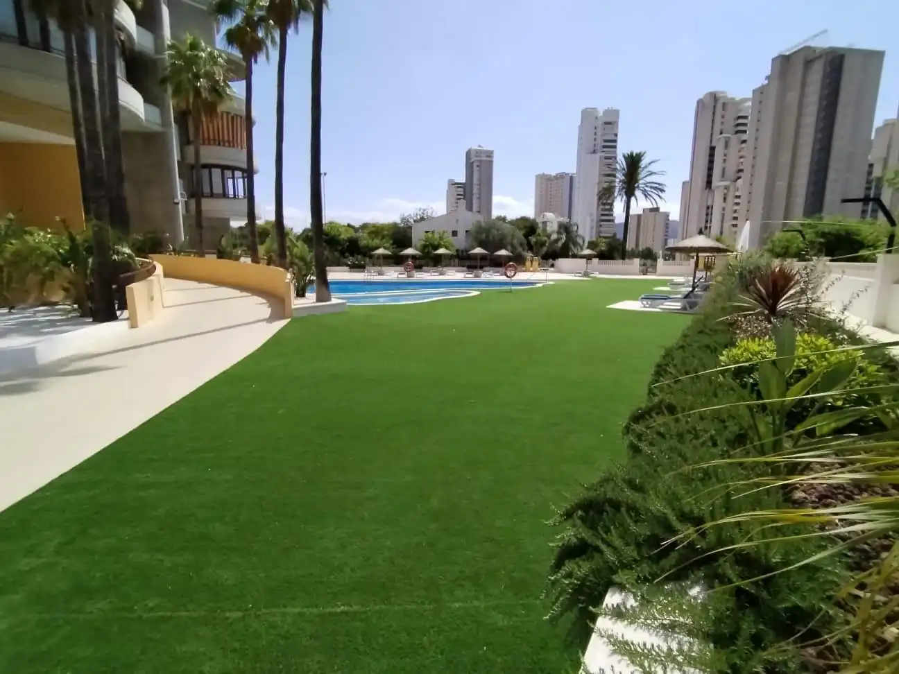 Piscina de Pis en venda en Benidorm amb Aire condicionat, Moblat i Piscina comunitària