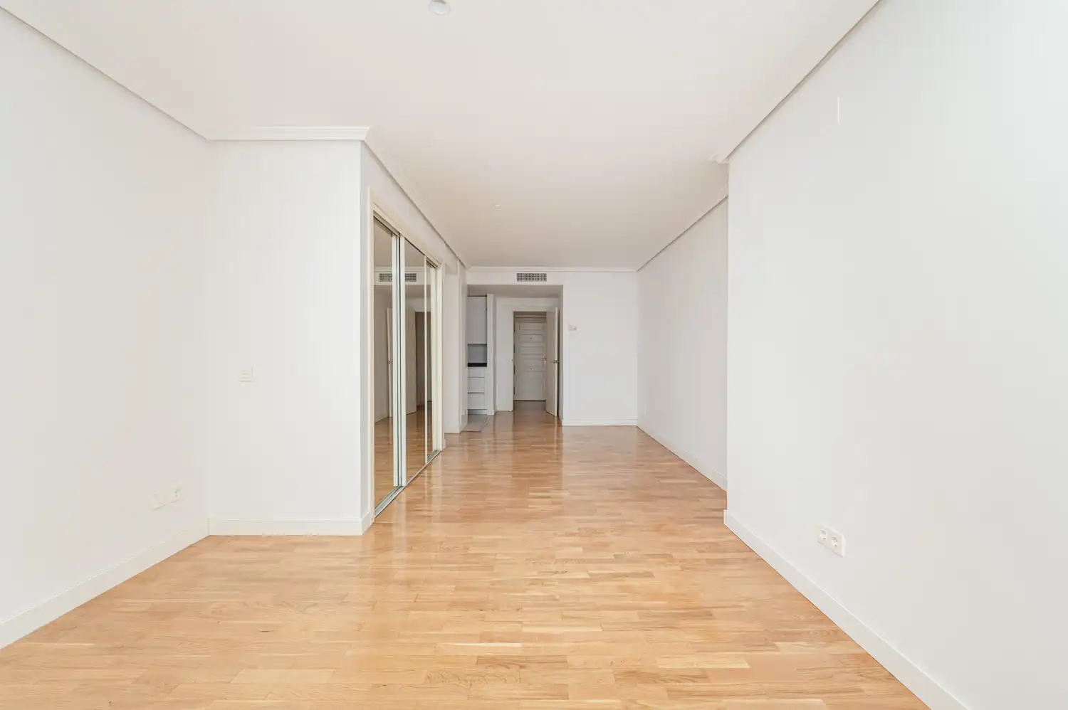 Estudio en venta en Madrid con Trastero
