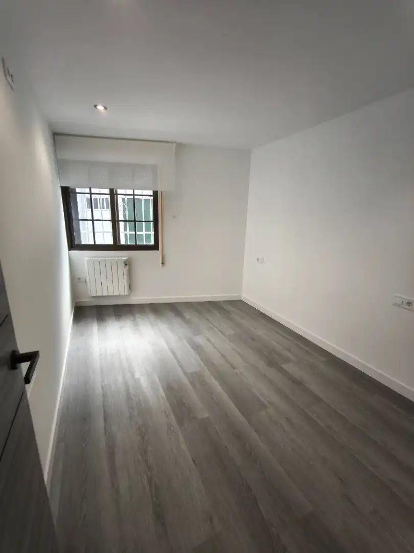 Piso de alquiler en Ensanche - Sar
