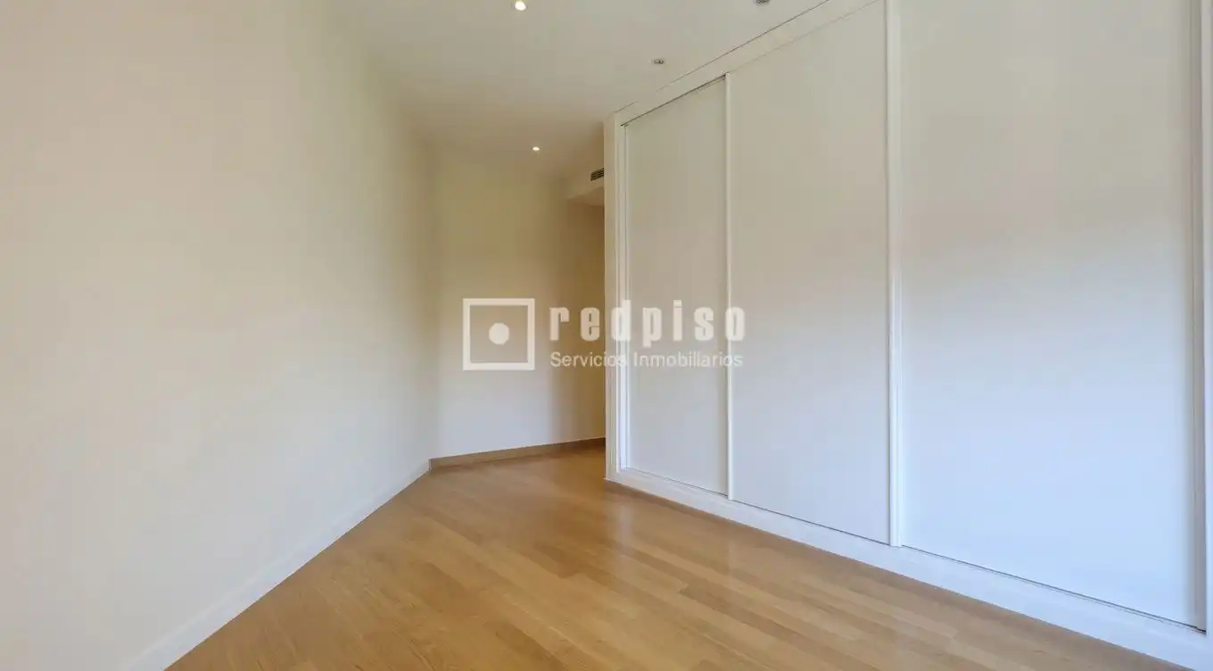 Habitación de Piso de alquiler en Madrid con Aire acondicionado y Calefacción