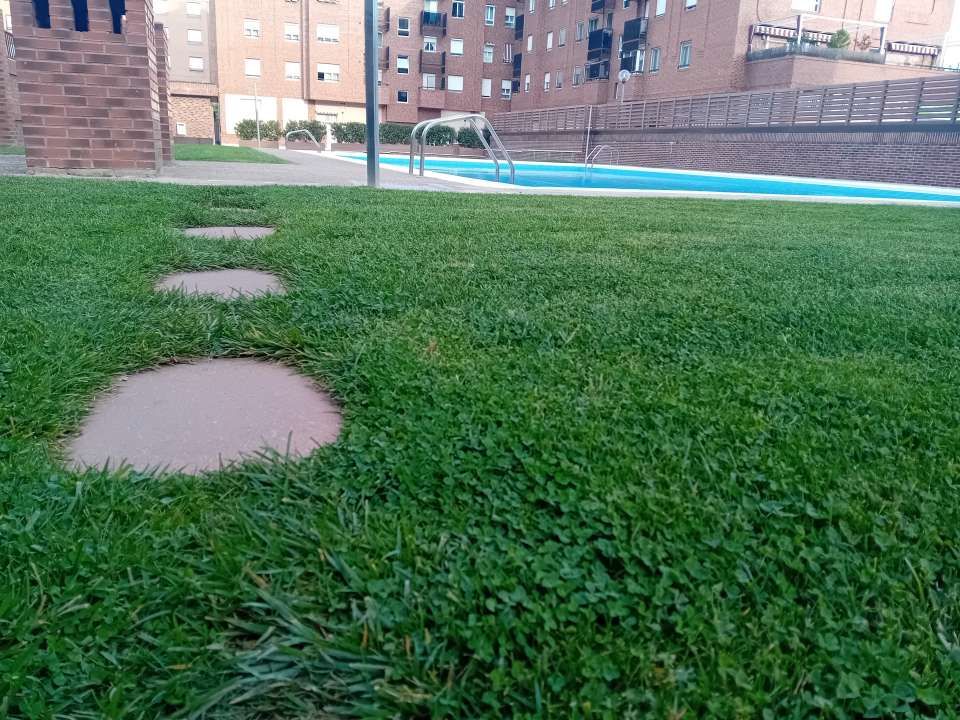 Piscina de Apartament en venda en  Logroño amb Calefacció, Terrassa i Traster