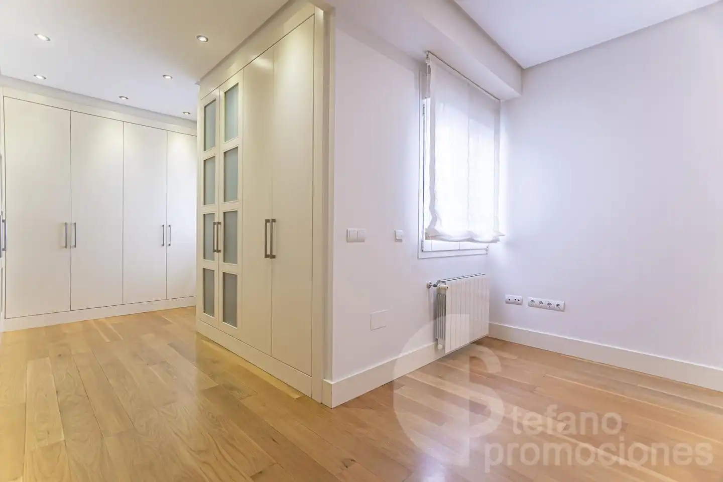 Schlafzimmer von Dachboden zur Miete in Málaga mit Klimaanlage, Heizung und Parkett