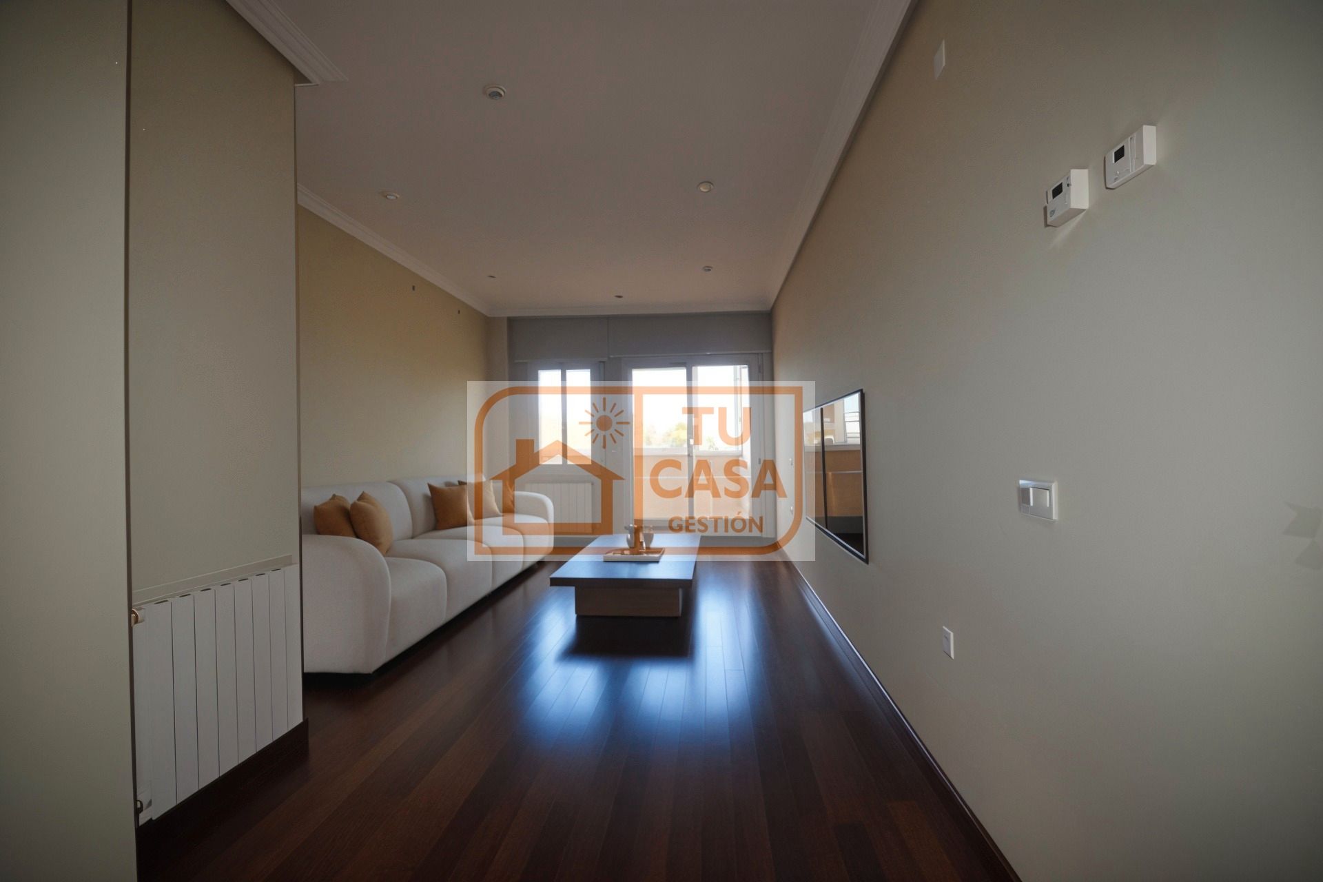 Living room of Flat for sale in Cáceres Capital  with Air Conditioner, Heating and Parquet flooring