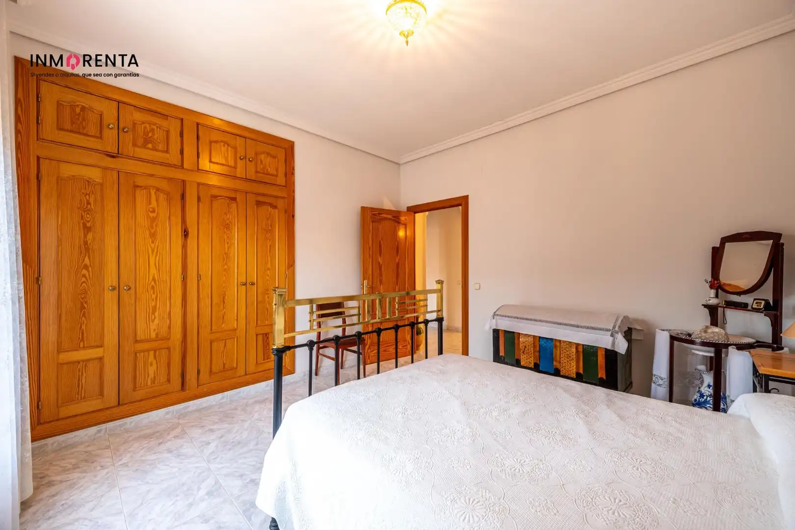 Habitación de Casa adosada en venta en La Mata con Calefacción, Terraza y Amueblado