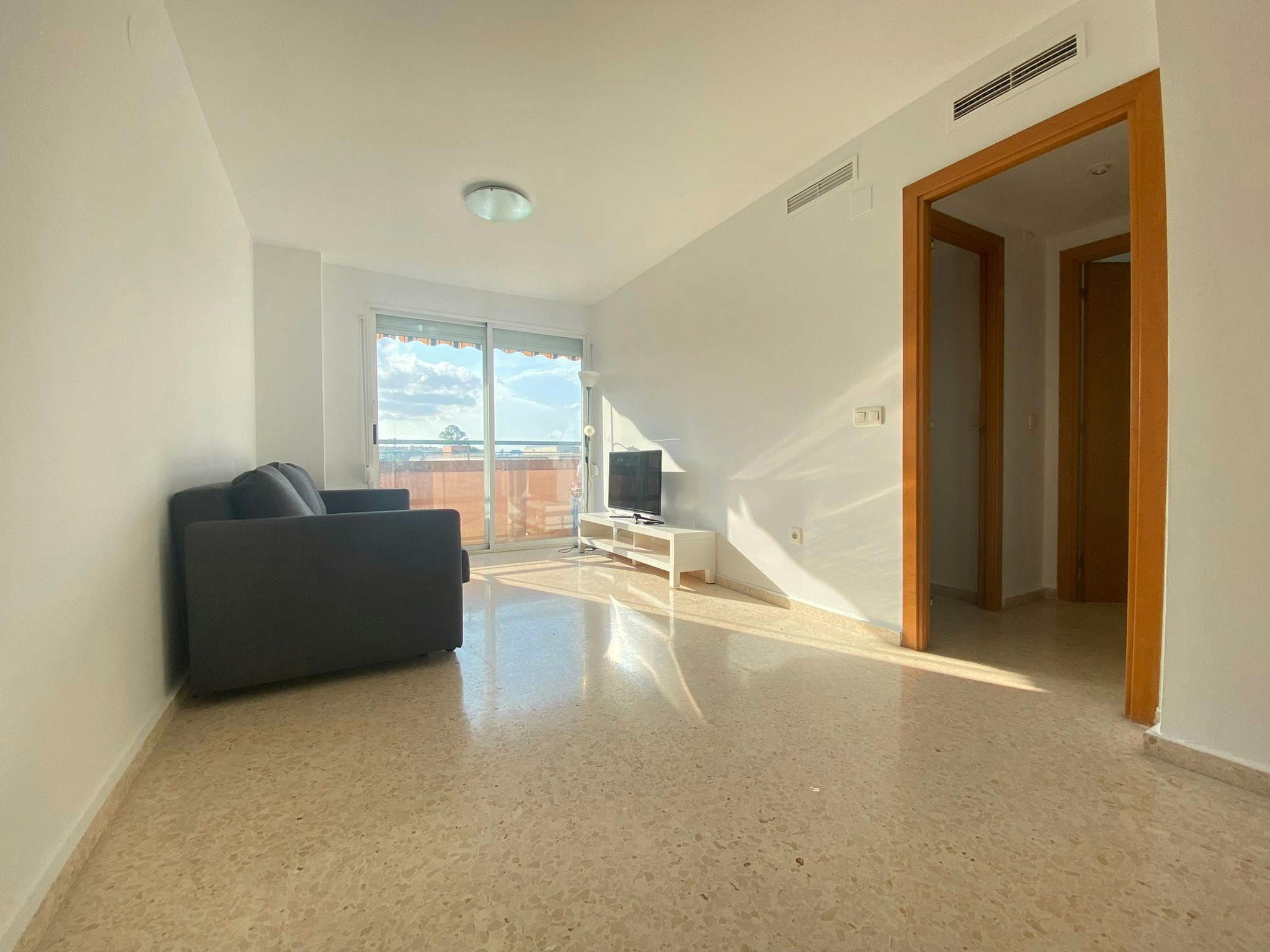 Living room of Flat to rent in  Valencia Capital  with Air Conditioner, Heating and Furnished