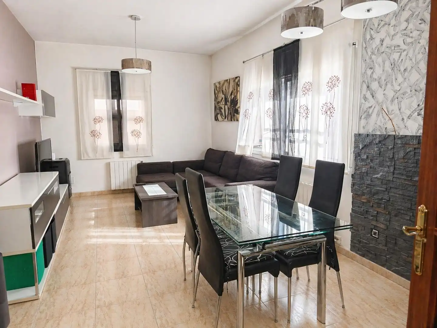 Sala d'estar de Casa o xalet en venda en Sant Pere de Ribes amb Calefacció, Terrassa i Traster
