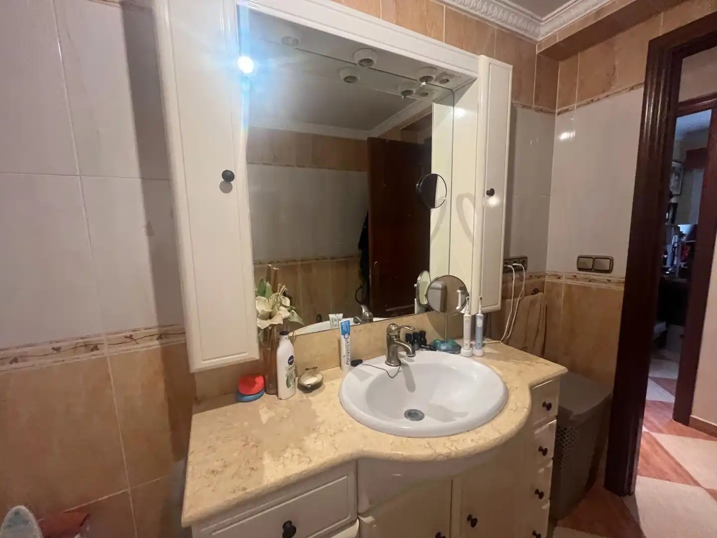 Badezimmer von Wohnung zum Verkauf in Jerez de la Frontera mit Klimaanlage, Privatgarten und Möbliert