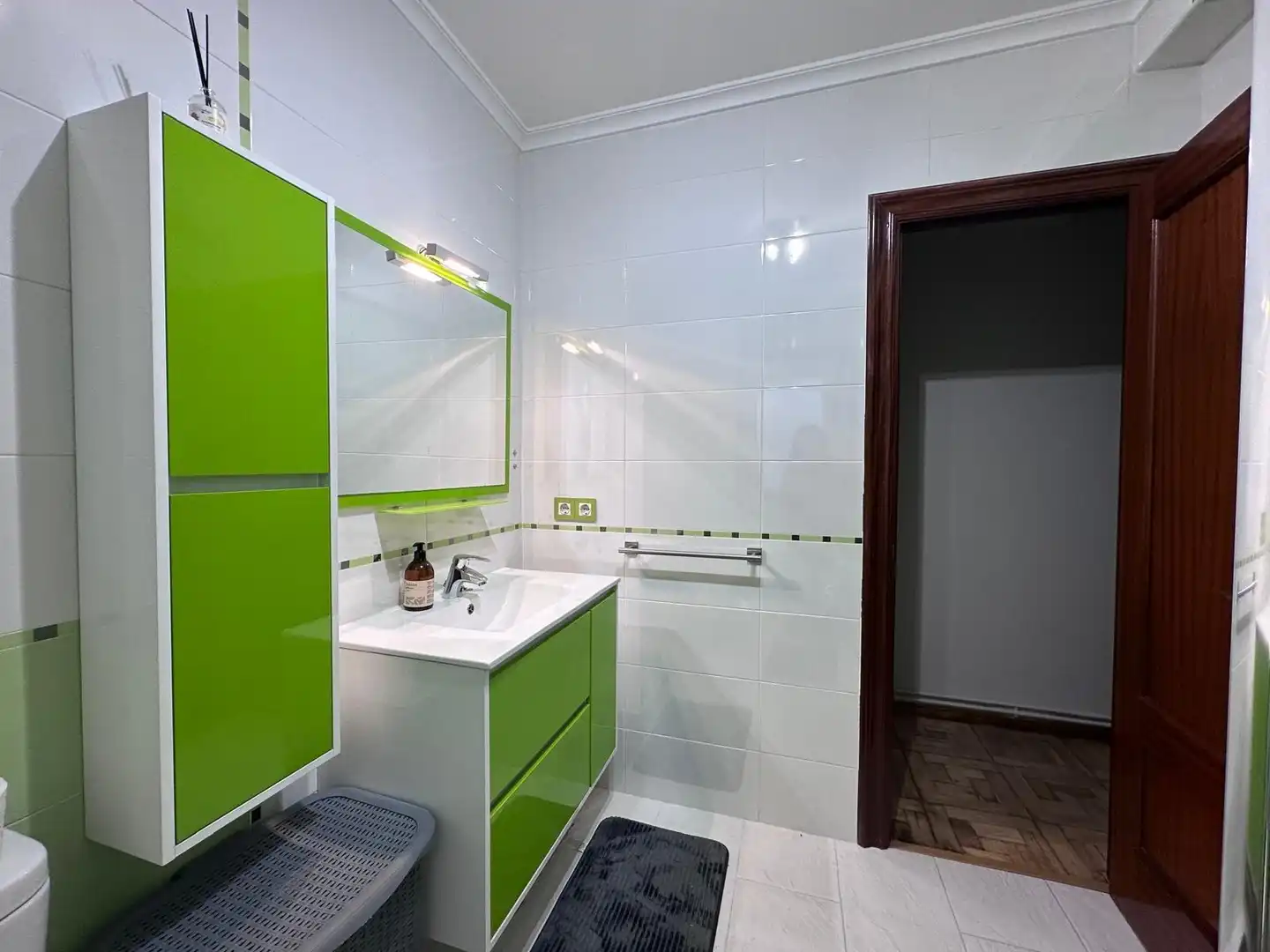 Badezimmer von Wohnung zur Miete in Santander mit Heizung und Möbliert