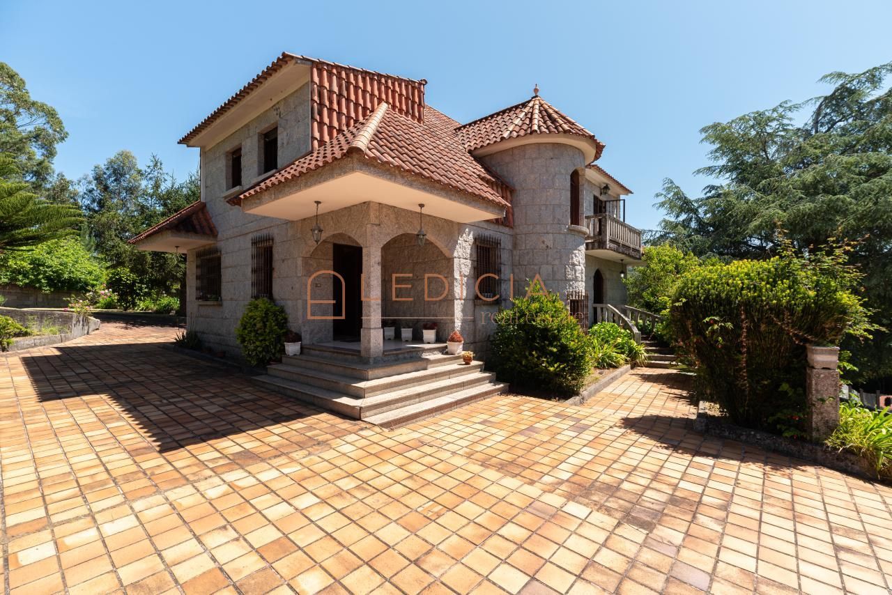 House or chalet for sale in Rua Estrada Viso-Hio, O Hío