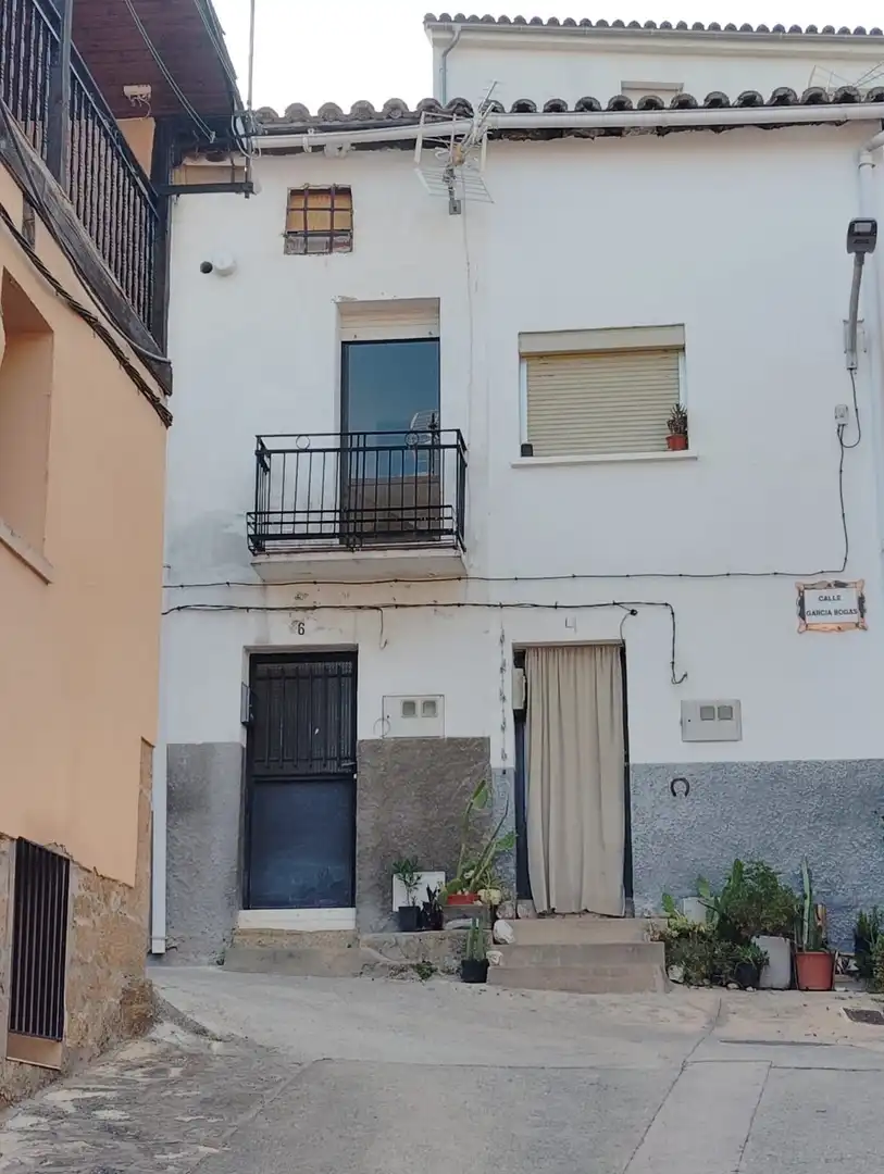 Vista exterior de Casa o chalet en venta en Madrigal de la Vera con Calefacción