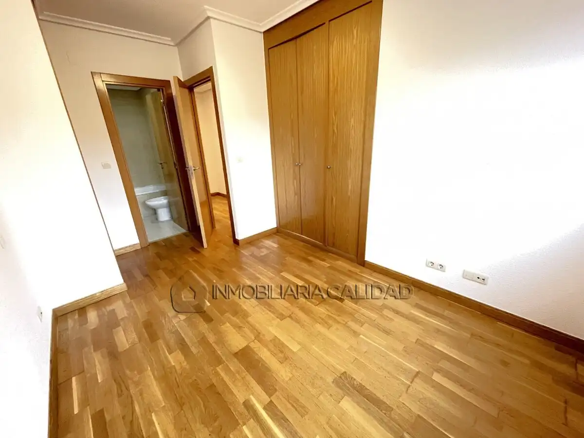 Bedroom of Flat for rent in Burgos  with Heating, Furnished and Pets allowed