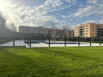 Piscina de Pis en venda en  Zaragoza Capital amb Aire condicionat i Terrassa