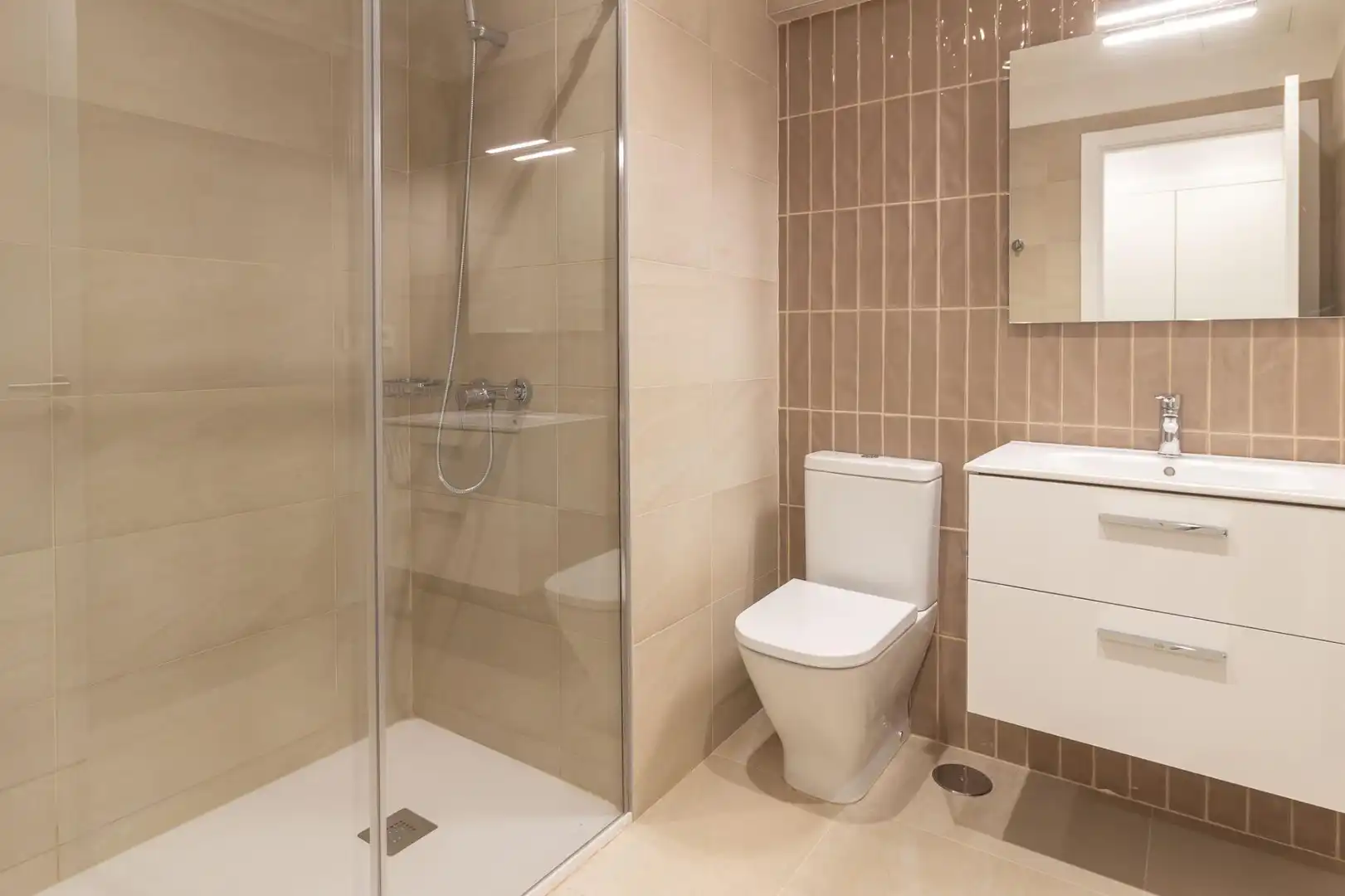 Bany de Apartament de lloguer en Las Palmas de Gran Canaria amb Moblat i Balcó