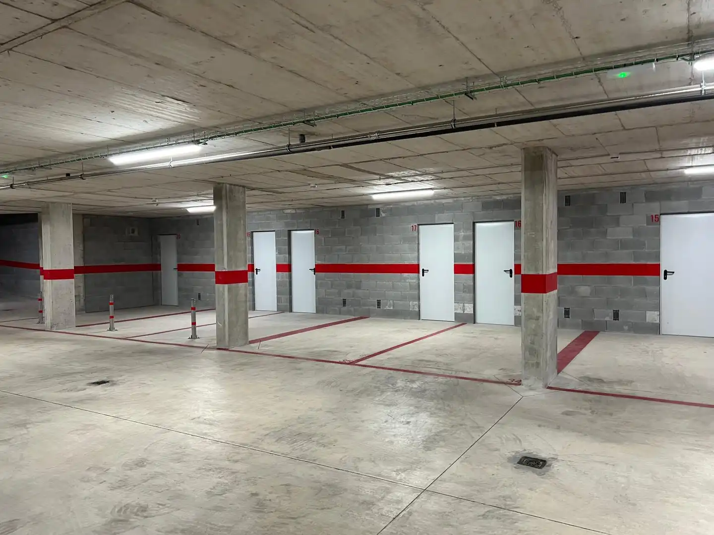 Garatge en venda a Carrer de Rossend Nobas, El Clot