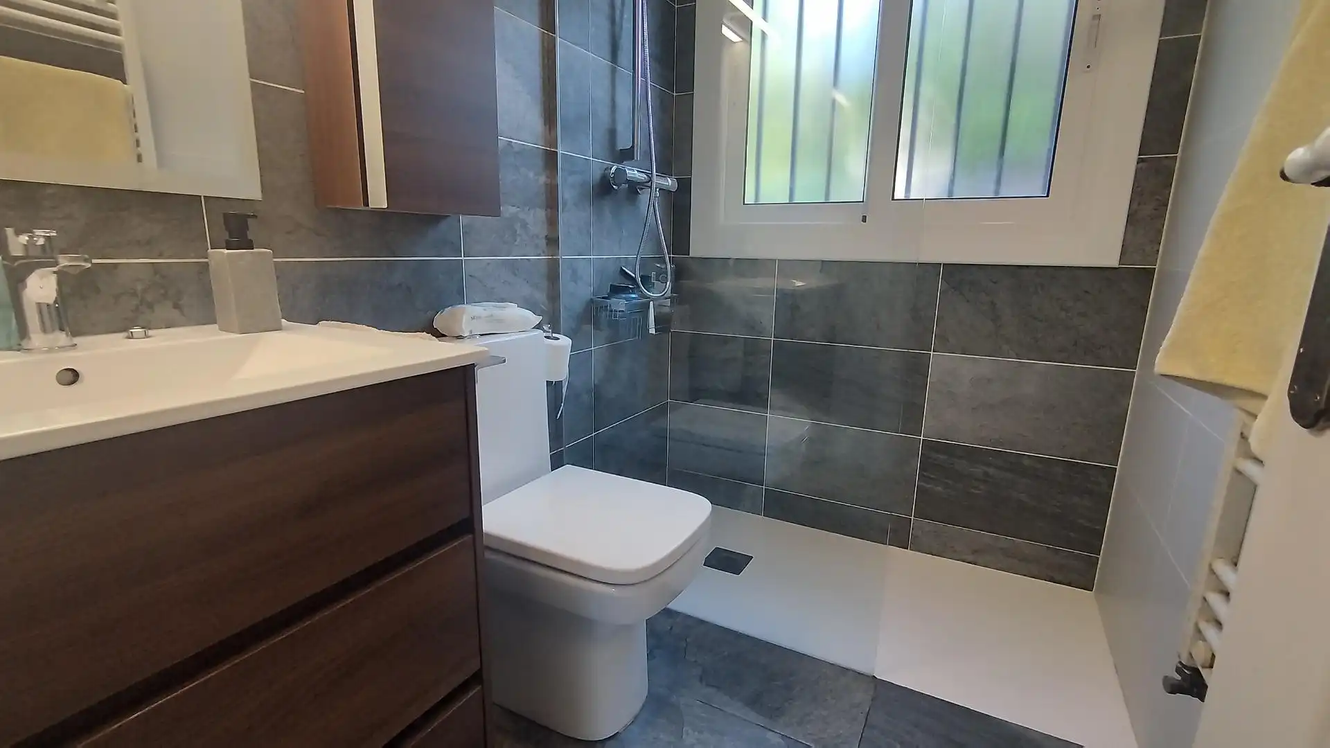 Badezimmer von Haus oder Chalet zum Verkauf in Santa Maria de Palautordera mit Heizung und Balkon