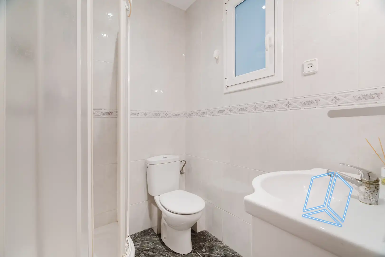 Baño de Piso en venta en L'Hospitalet de Llobregat con Balcón