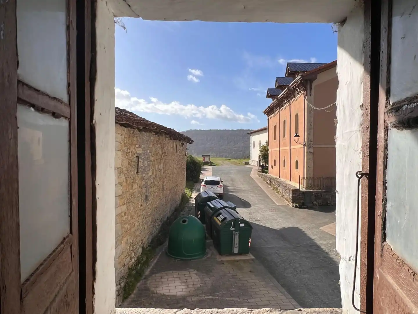 Vista exterior de Casa o xalet en venda en Anue amb Jardí privat i Traster