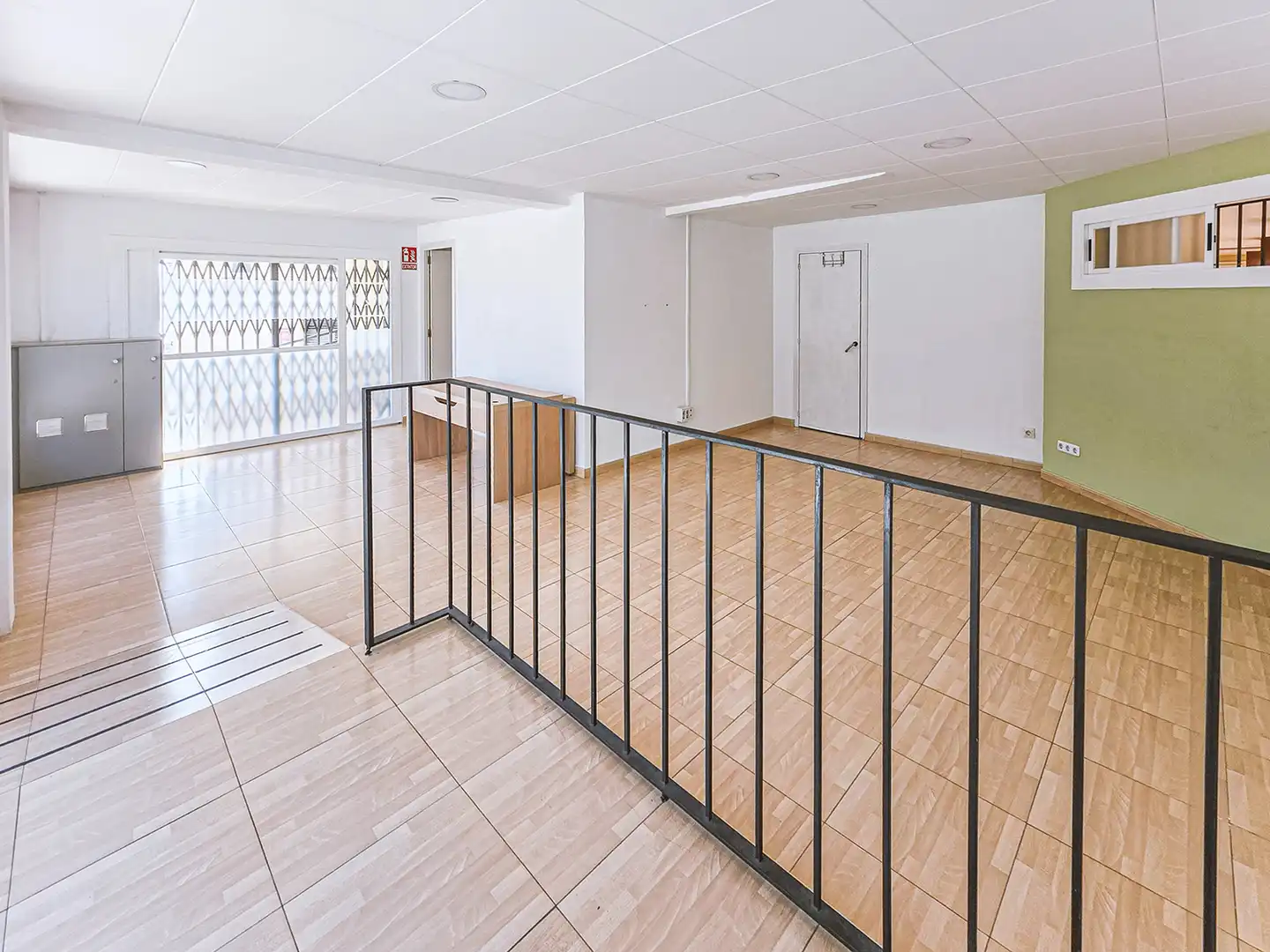 Locale commerciale in affitto a Carrer Santa Victoria 10