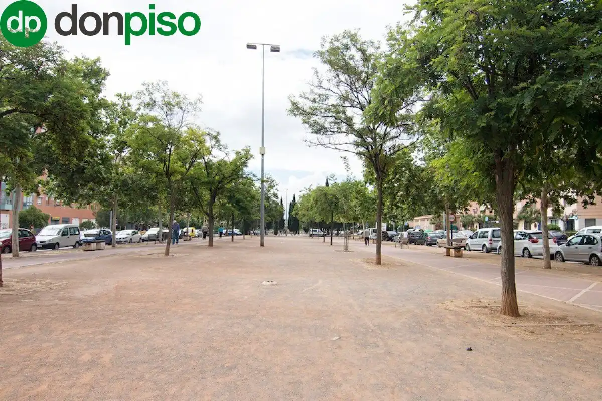 Vista exterior de Local en venta en Granada con Amueblado
