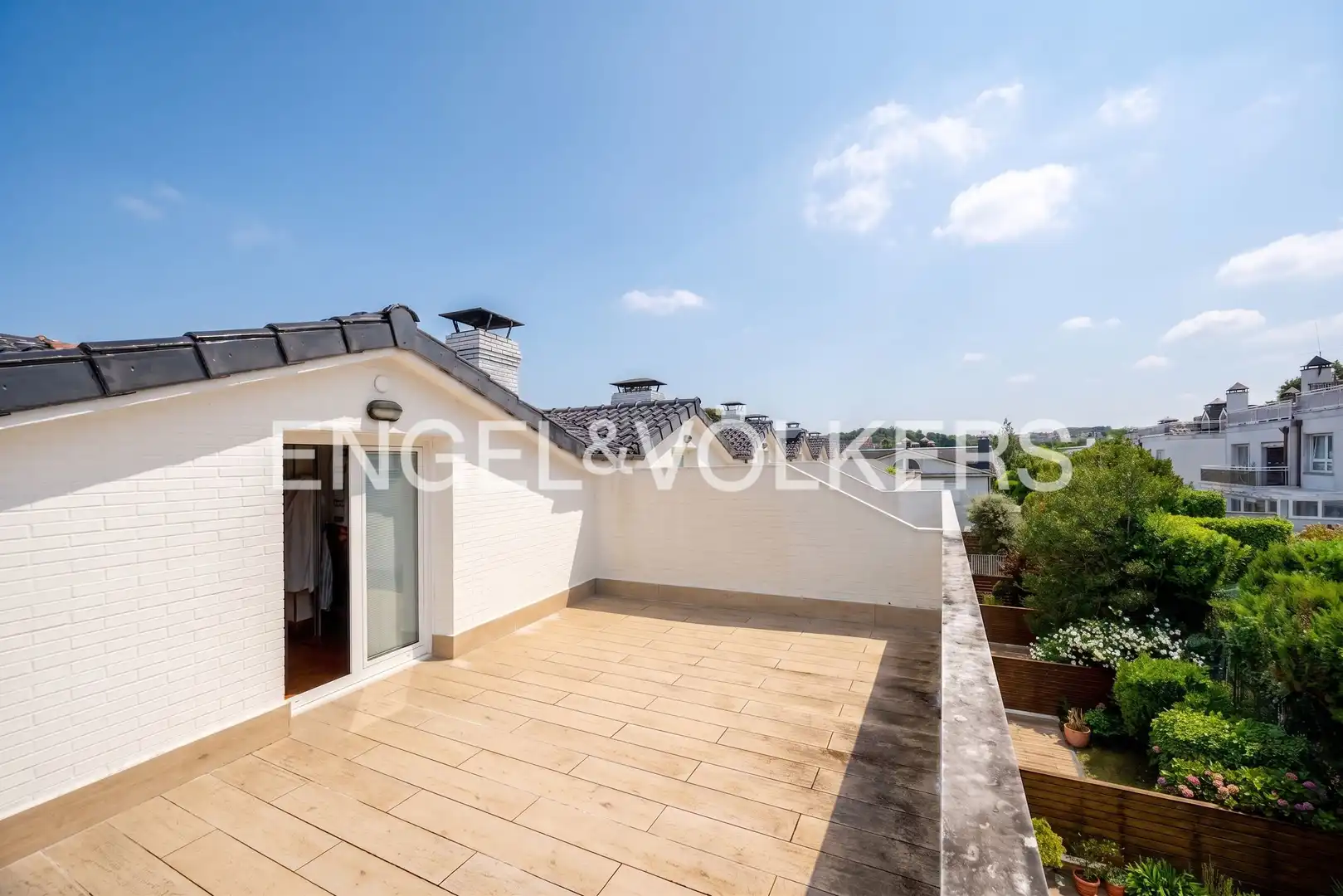 Terrassa de Casa adosada en venda en Donostia - San Sebastián  amb Calefacció, Jardí privat i Terrassa
