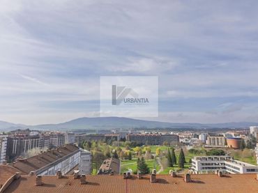Flat with pool for sale in Avenida de Sancho el Fuerte