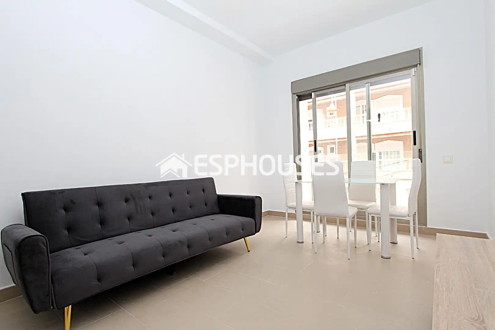 Apartament amb terrassa en venda a Pueblo, imagen 3