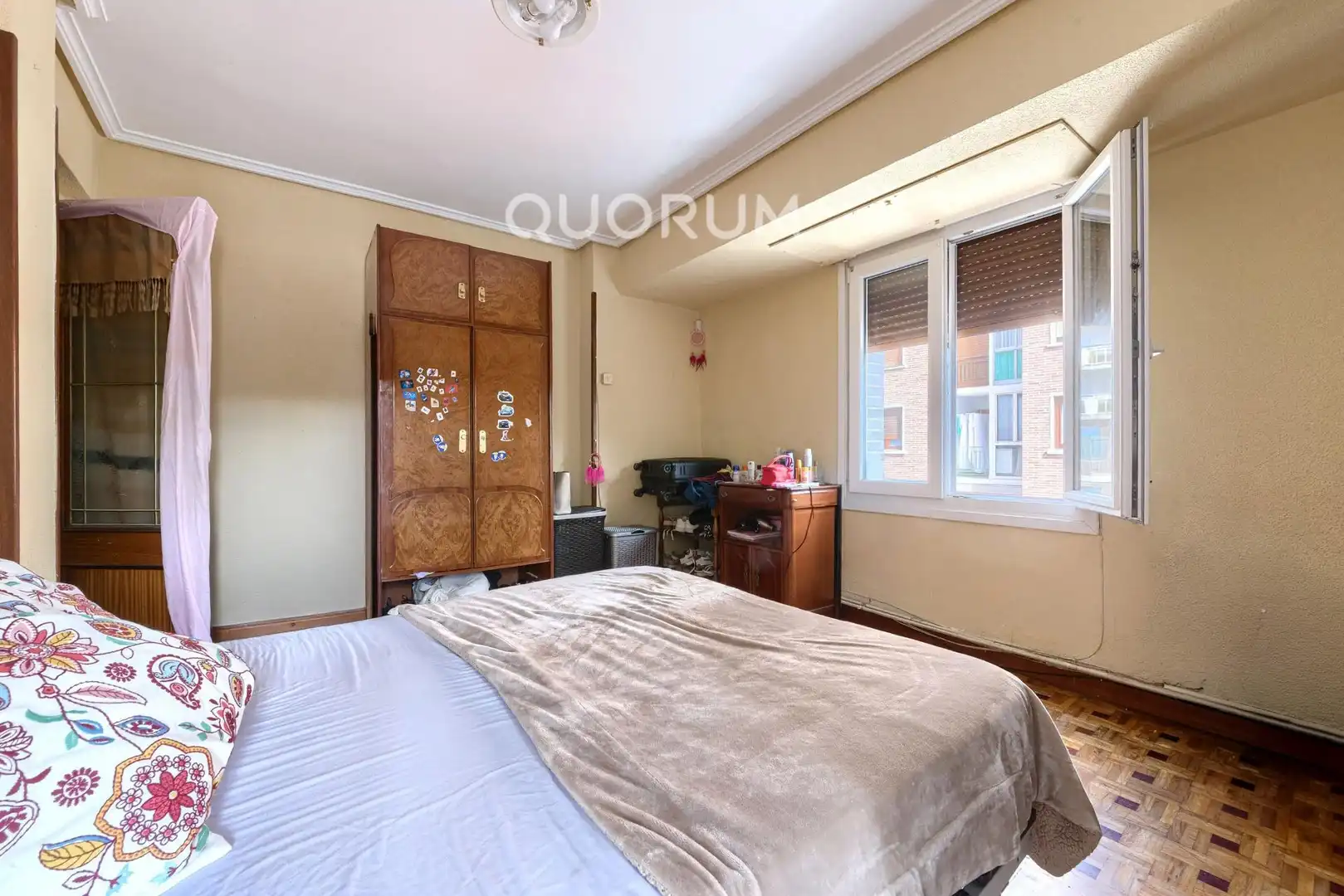 Habitación de Piso en venta en Basauri  con Calefacción y Balcón
