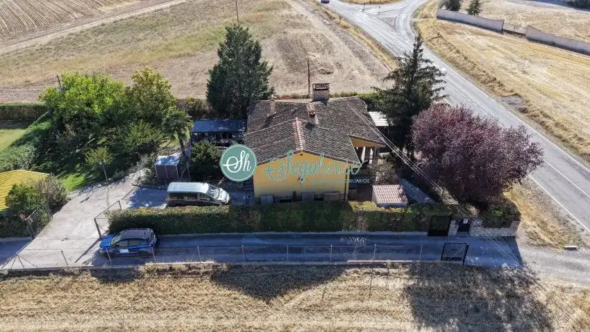 Detached house with garden for sale in Valverde del Majano, imagen 3