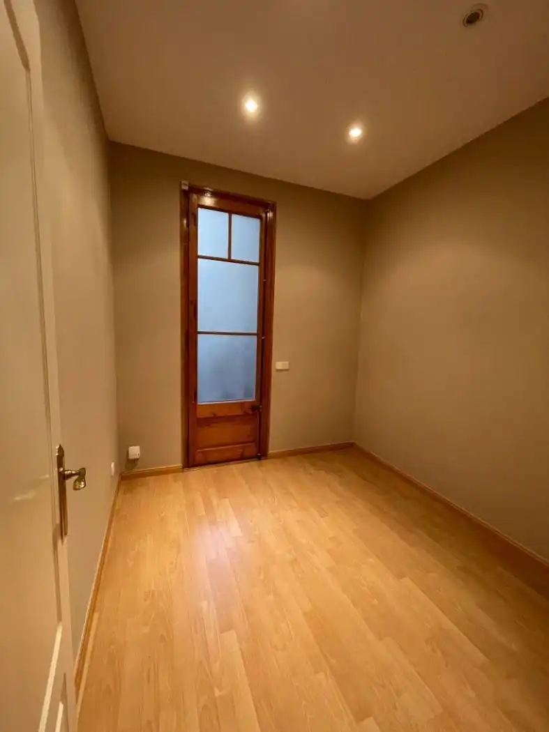 Gebäude zum Verkauf in Carrer de Provença, La Nova Esquerra de l'Eixample
