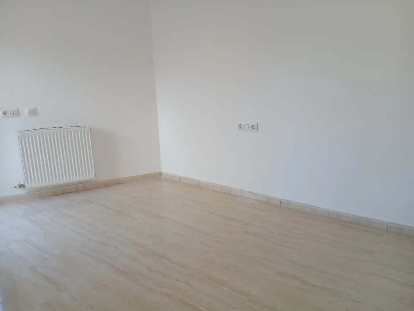 Einfamilien-Reihenhaus zur Miete in Sarrià de Ter mit Klimaanlage, Heizung und Terrasse