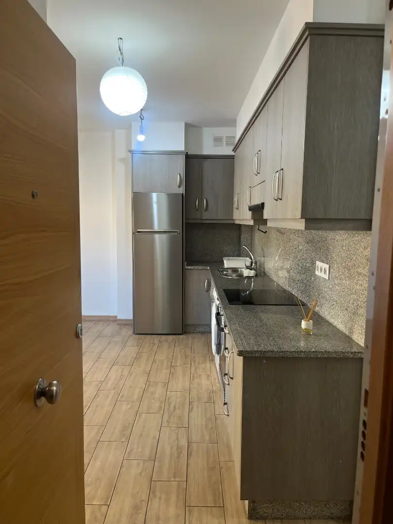 Kitchen of Flat for rent in Vigo   with Heating, Oven and Washing machine