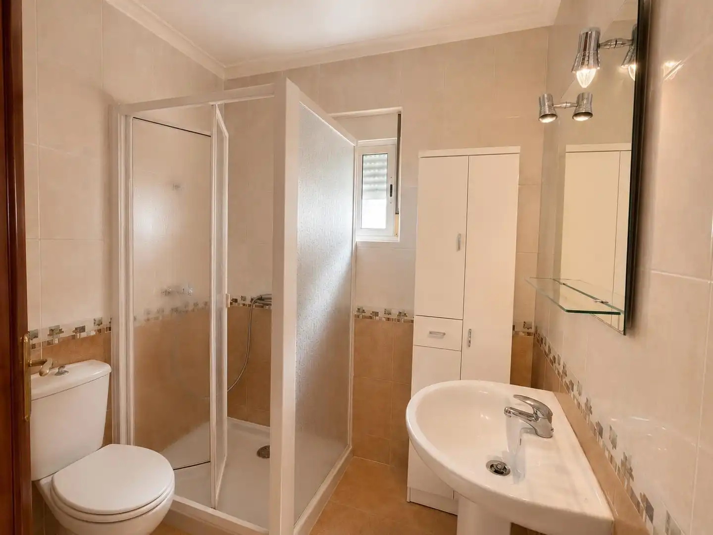Bany de Casa o xalet en venda en Huelva
